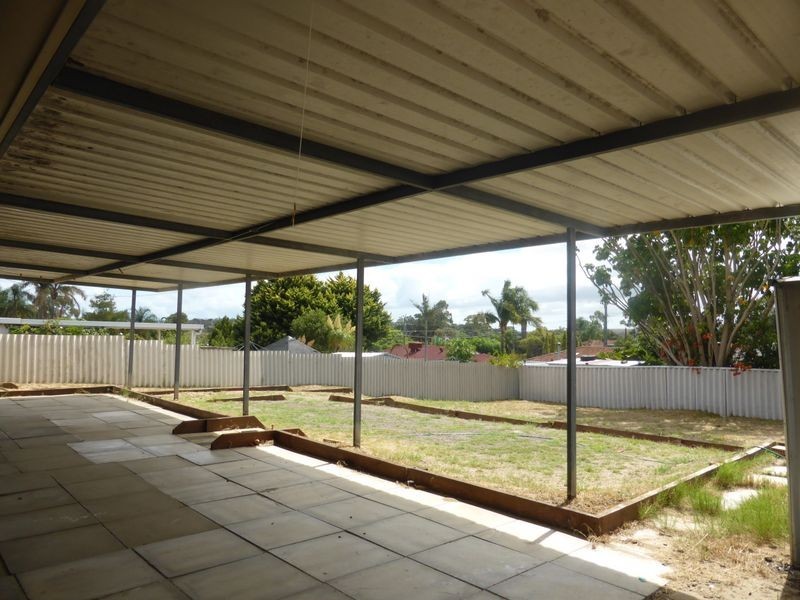 15 Madden Way, Parmelia WA 6167