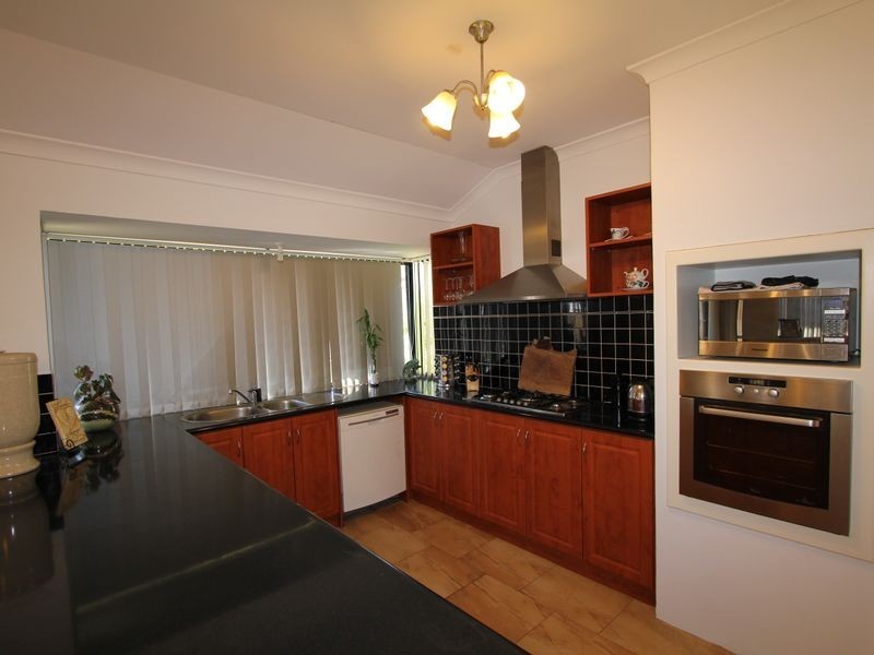 4 McCallum Parkway, Bertram WA 6167