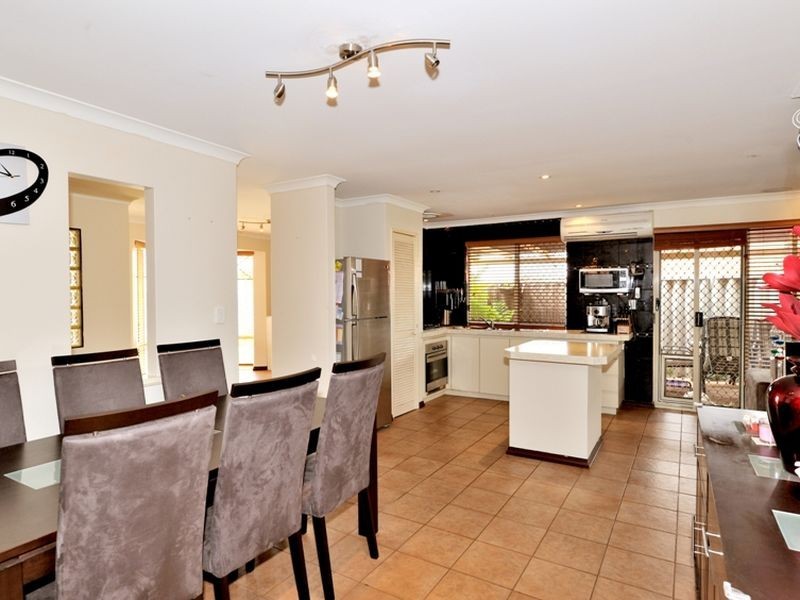 11 Brandon Mews, Parmelia WA 6167