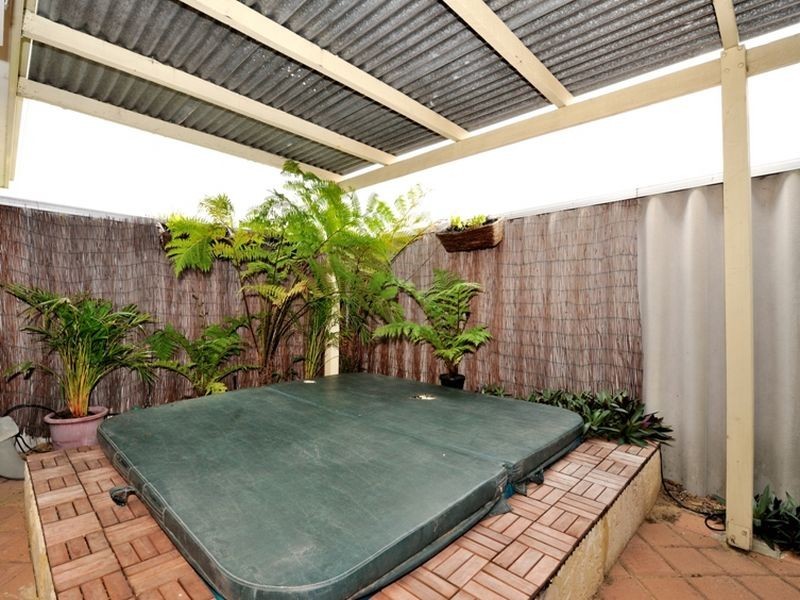 11 Brandon Mews, Parmelia WA 6167