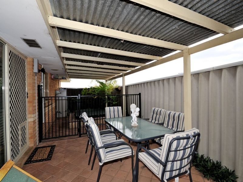 11 Brandon Mews, Parmelia WA 6167