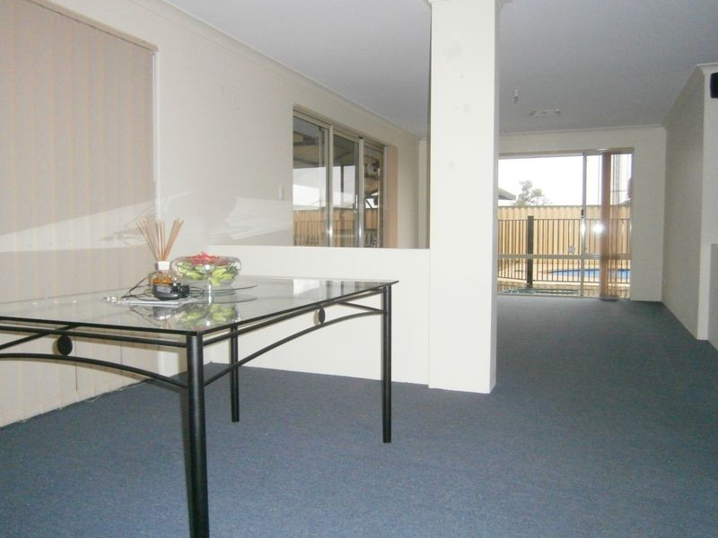 9 Burkett Terrace, Bertram WA 6167