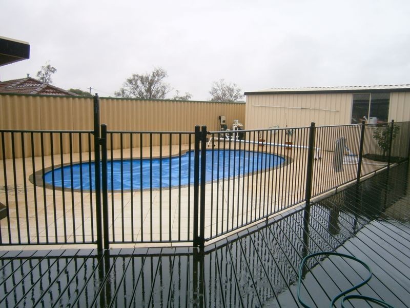 9 Burkett Terrace, Bertram WA 6167