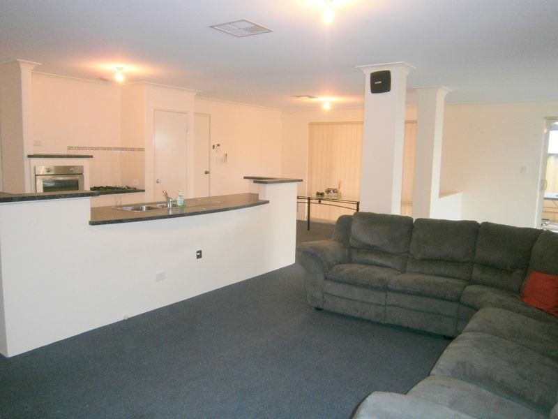 9 Burkett Terrace, Bertram WA 6167