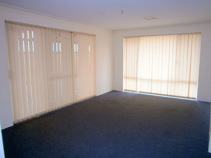 9 Burkett Terrace, Bertram WA 6167