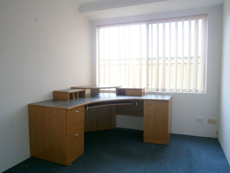 9 Burkett Terrace, Bertram WA 6167