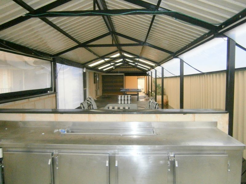 9 Burkett Terrace, Bertram WA 6167