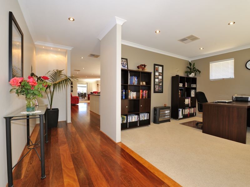 44 Abingdon Crescent, Wellard WA 6170