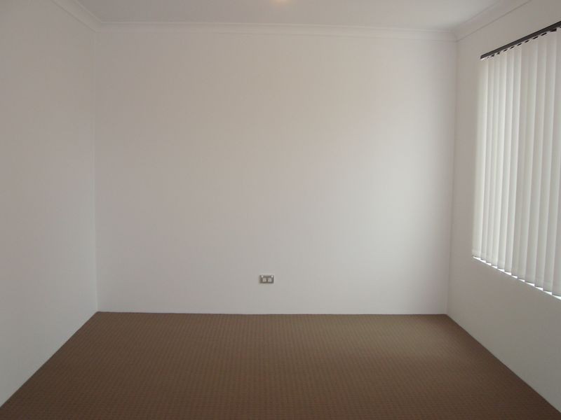 33 Silverline Bend, Bertram WA 6167