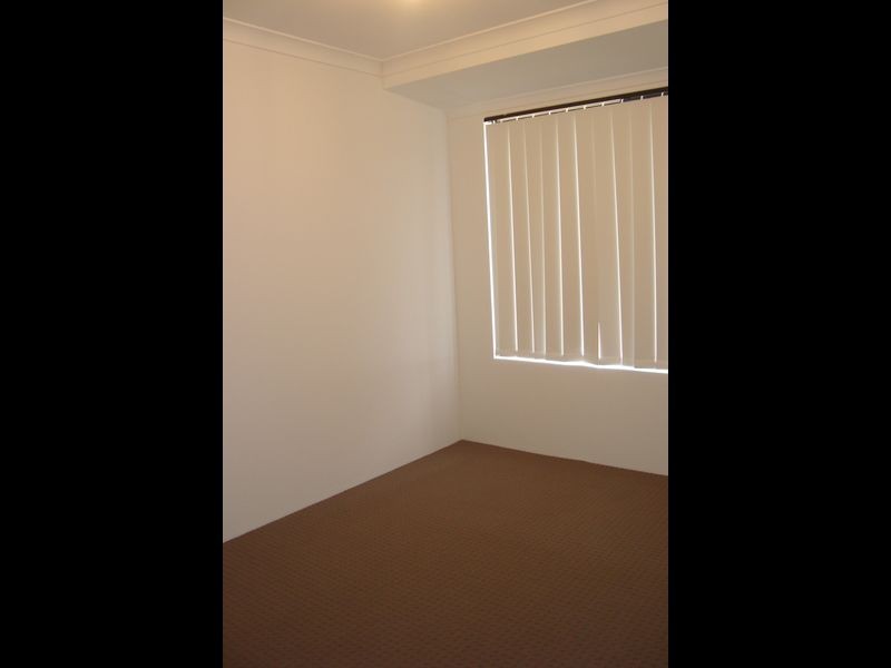 33 Silverline Bend, Bertram WA 6167
