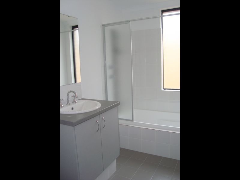 33 Silverline Bend, Bertram WA 6167