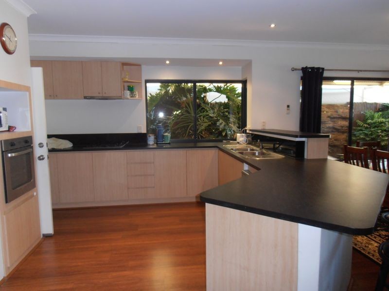 8 Minstrell Road, Bertram WA 6167