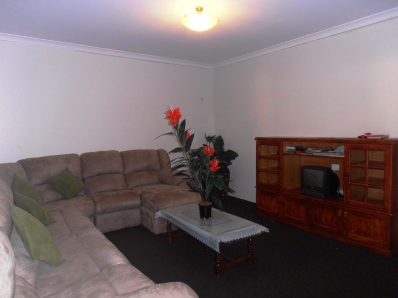 8 Minstrell Road, Bertram WA 6167