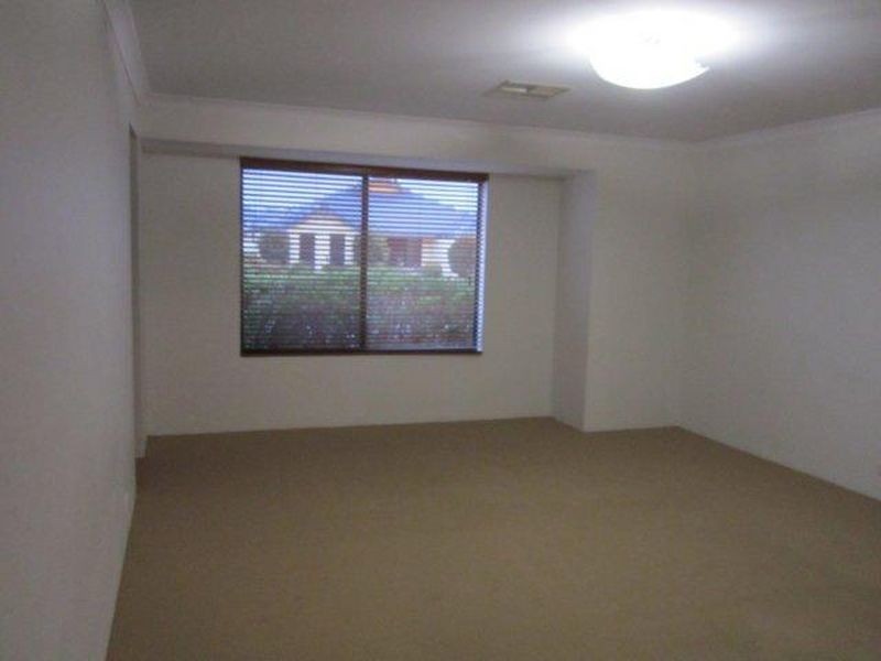 8 Minstrell Road, Bertram WA 6167