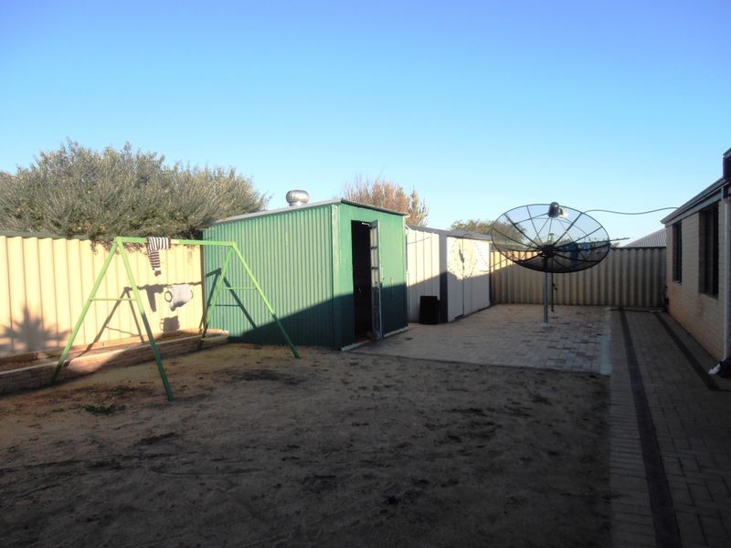 8 Minstrell Road, Bertram WA 6167