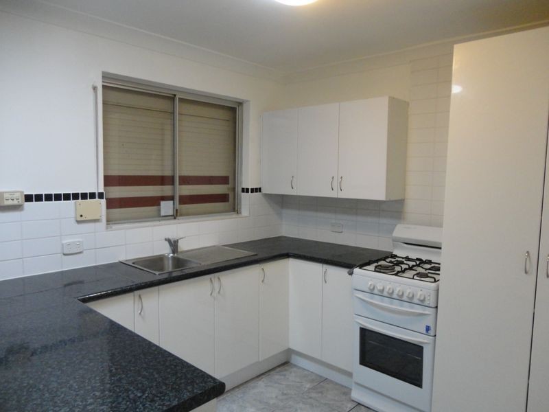 11 Cimbor Way, Parmelia WA 6167