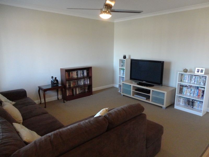 16 Camballin Loop, Bertram WA 6167