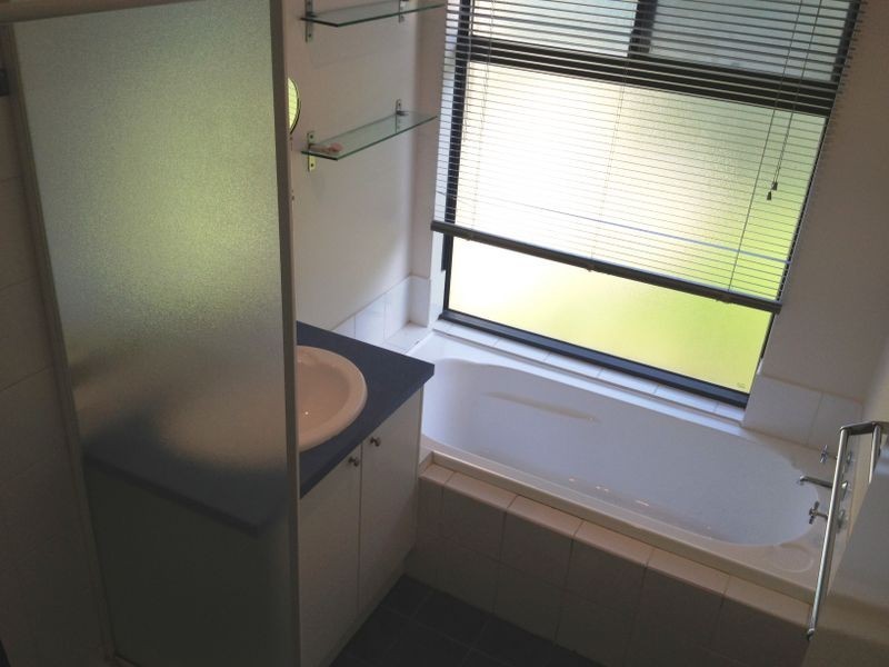 18 Campden Loop, Parmelia WA 6167