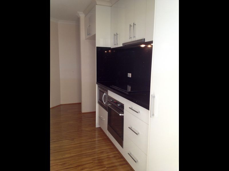 18 Campden Loop, Parmelia WA 6167