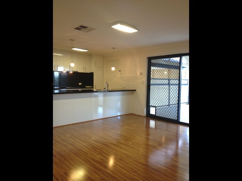 18 Campden Loop, Parmelia WA 6167