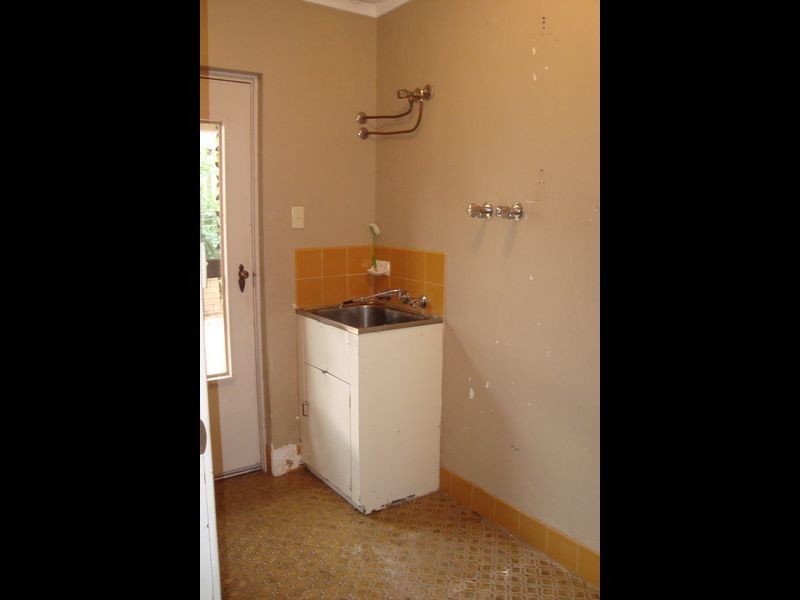 19 Sicklemore Road, Parmelia WA 6167