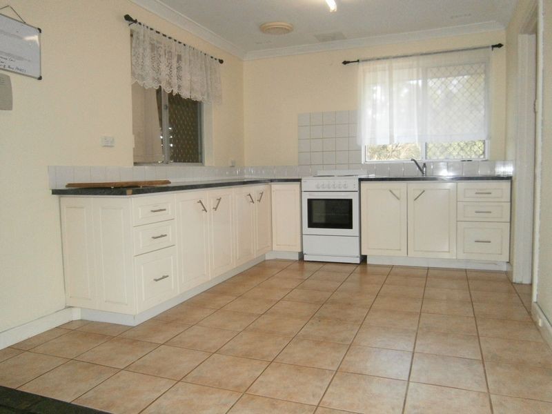 25 Maycock Place, Orelia WA 6167