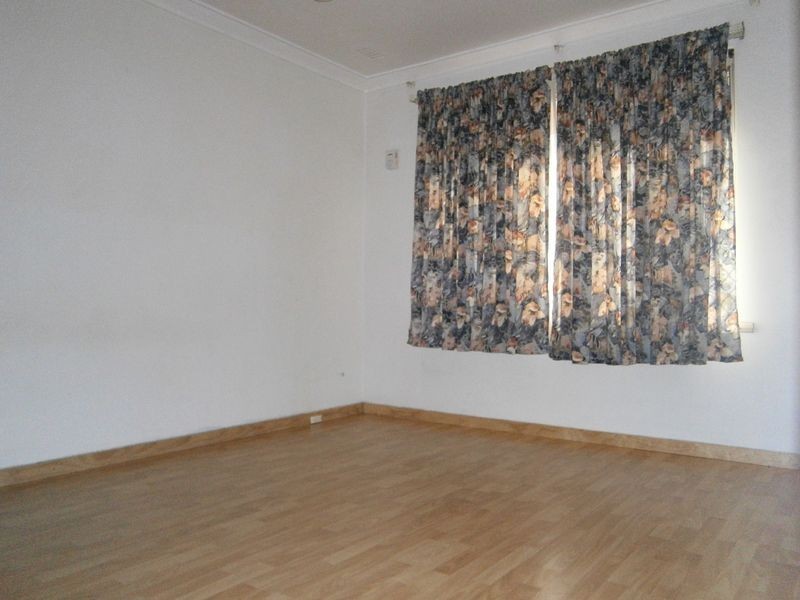 25 Maycock Place, Orelia WA 6167