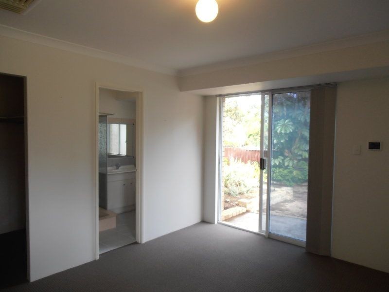 10 Riley place, Leda WA 6170