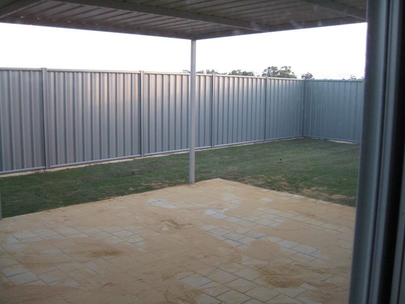 42 Beauchamp Loop, Wellard WA 6170