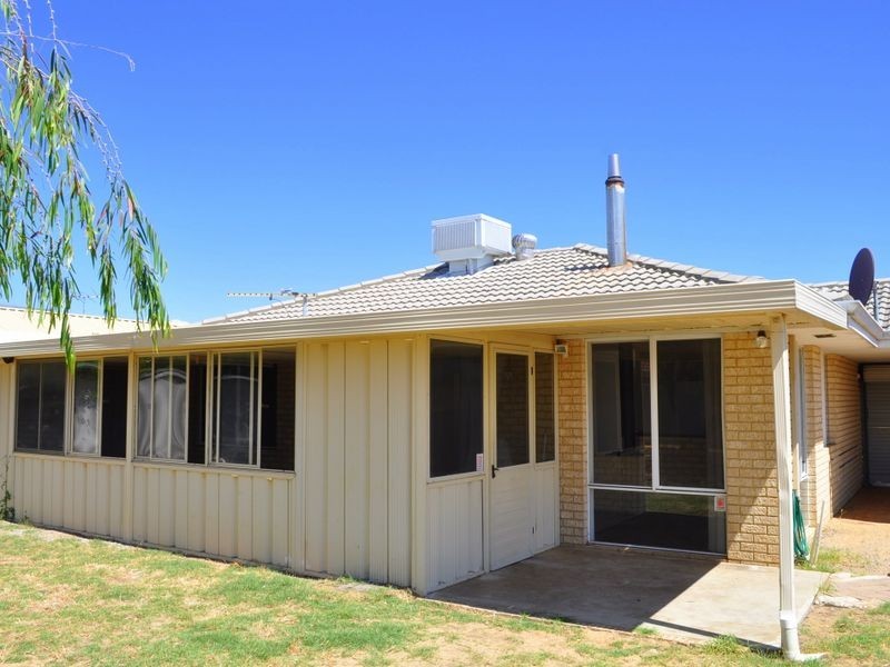 15 Dalrymple Drive, Leda WA 6170