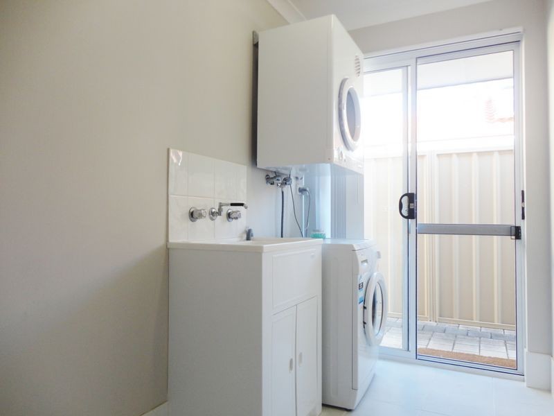 10 Bampton Road, Orelia WA 6167