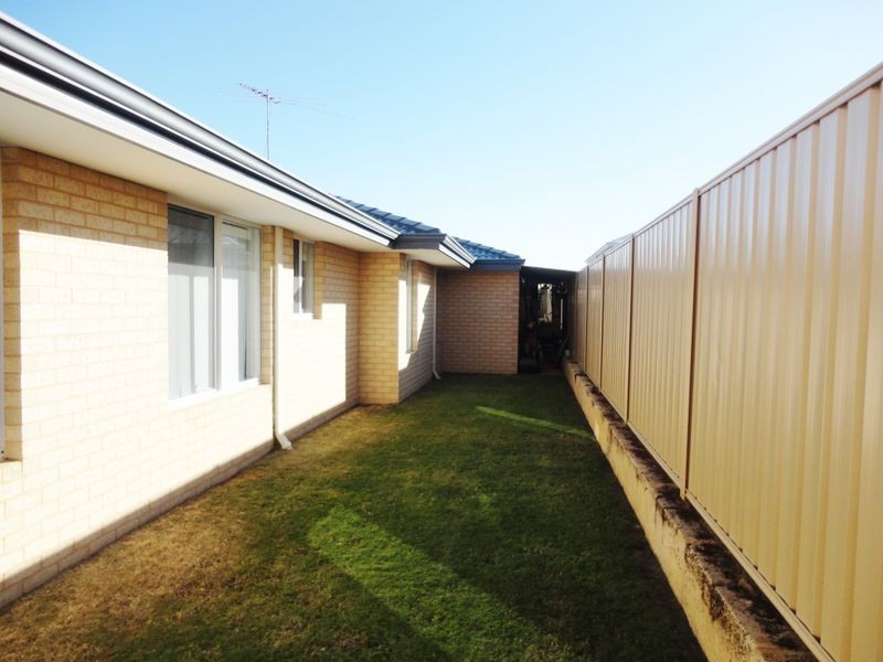 10 Bampton Road, Orelia WA 6167