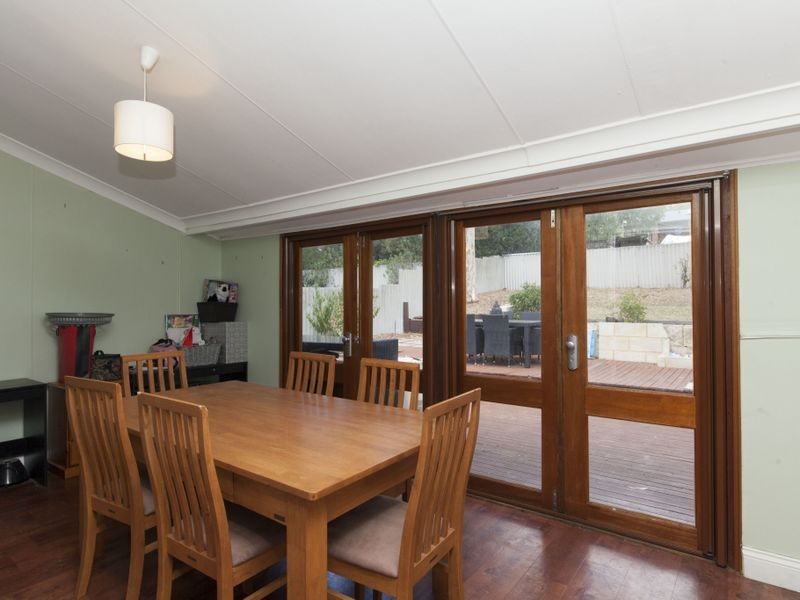 21 Grover way, Medina WA 6167