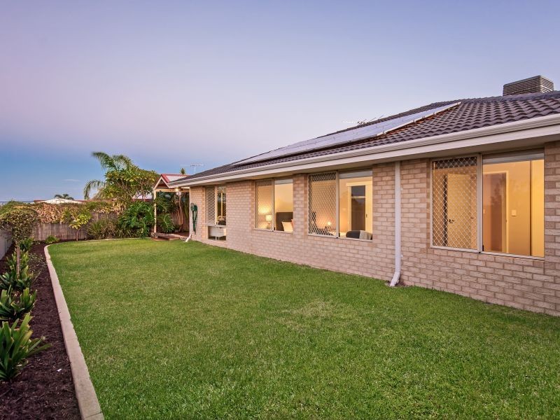 6 Holyrood Close, Orelia WA 6167