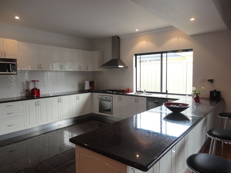 204 Runnymeade Gate, Leda WA 6170