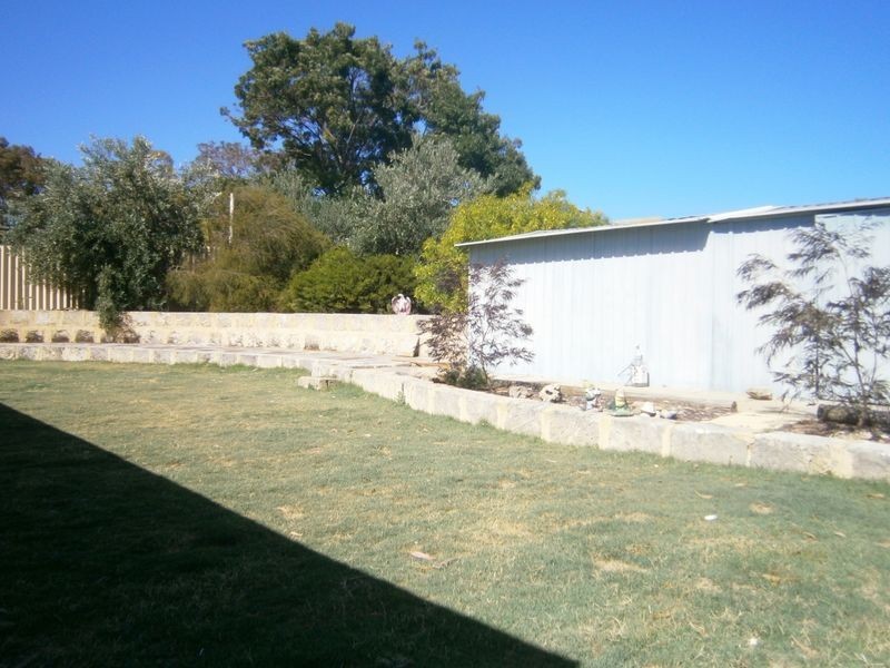 24 Gamblin Way, Parmelia WA 6167