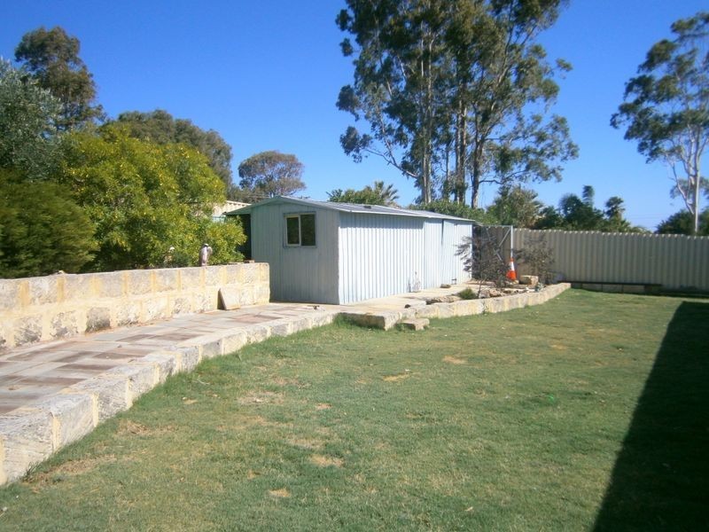 24 Gamblin Way, Parmelia WA 6167