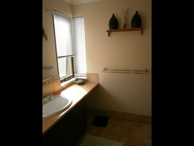 11 Thompson Terrace, Bertram WA 6167