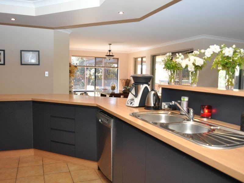 11 Thompson Terrace, Bertram WA 6167