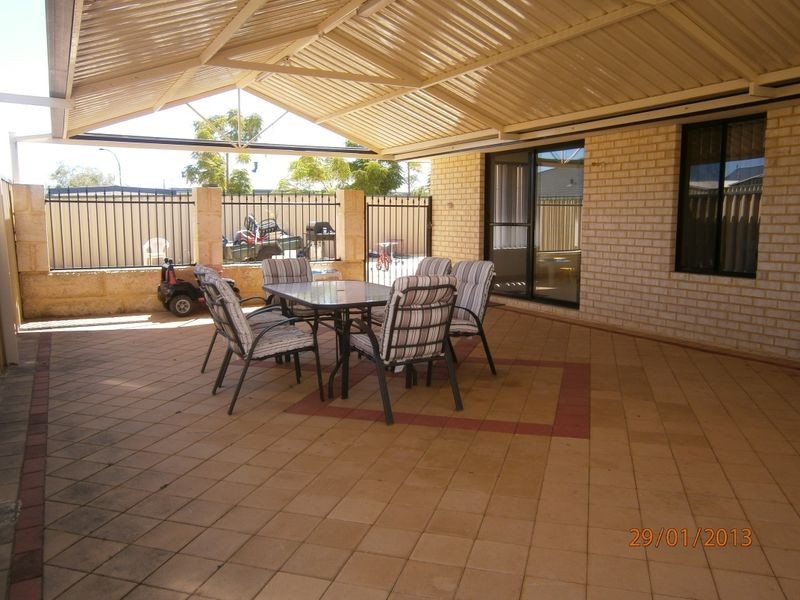 26 Chipperton road, Bertram WA 6167