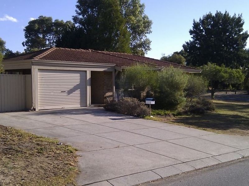 2 Riley Place, Leda WA 6170
