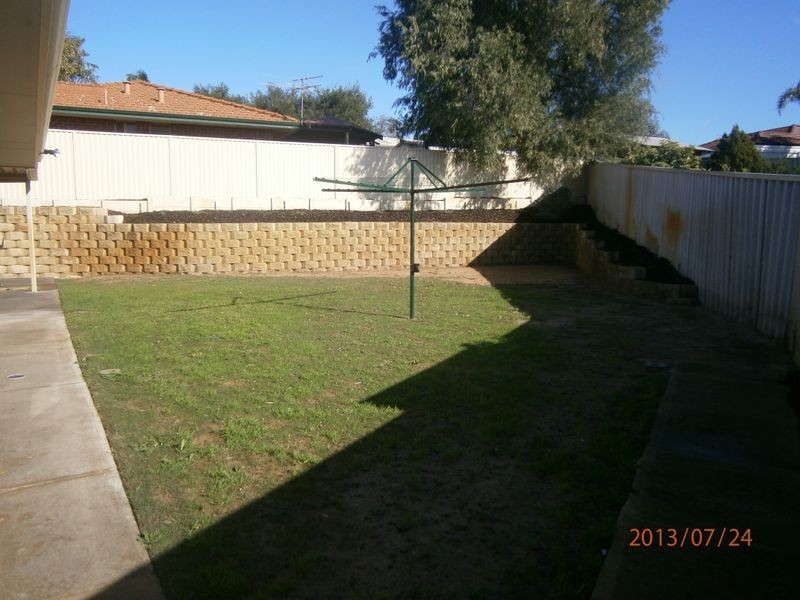 6 Dawkins Court, Leda WA 6170