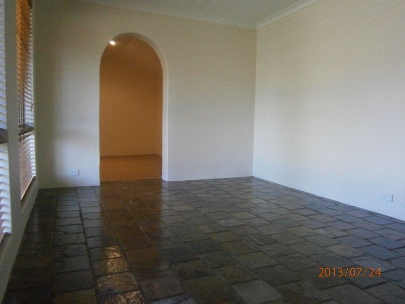 6 Dawkins Court, Leda WA 6170