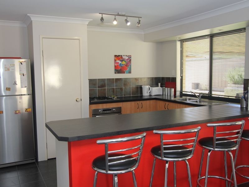 3 Lewes Court, Orelia WA 6167