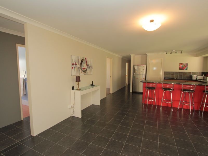 3 Lewes Court, Orelia WA 6167