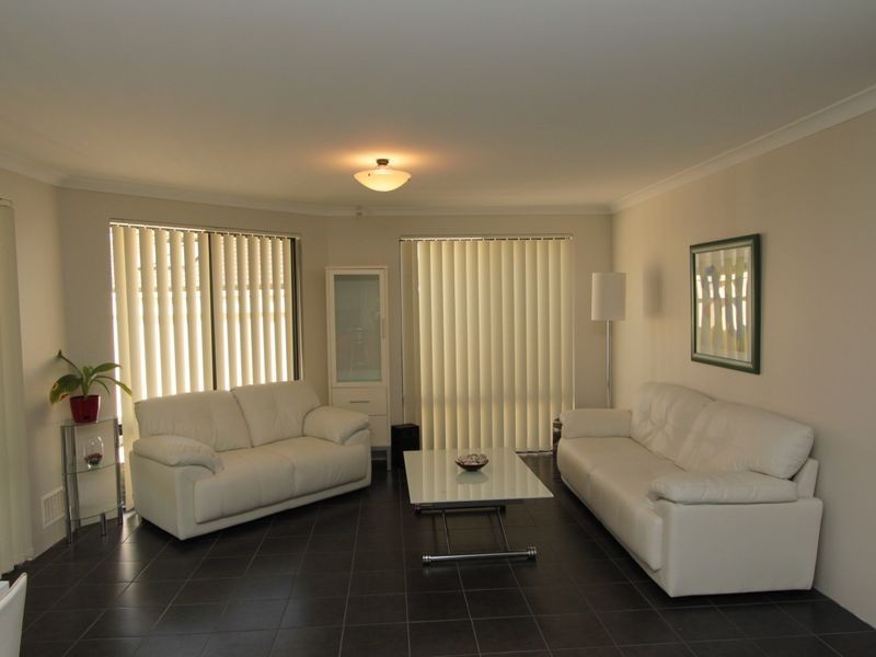 3 Lewes Court, Orelia WA 6167