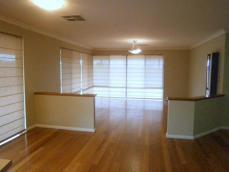 67 colchester Avenue, Orelia WA 6167