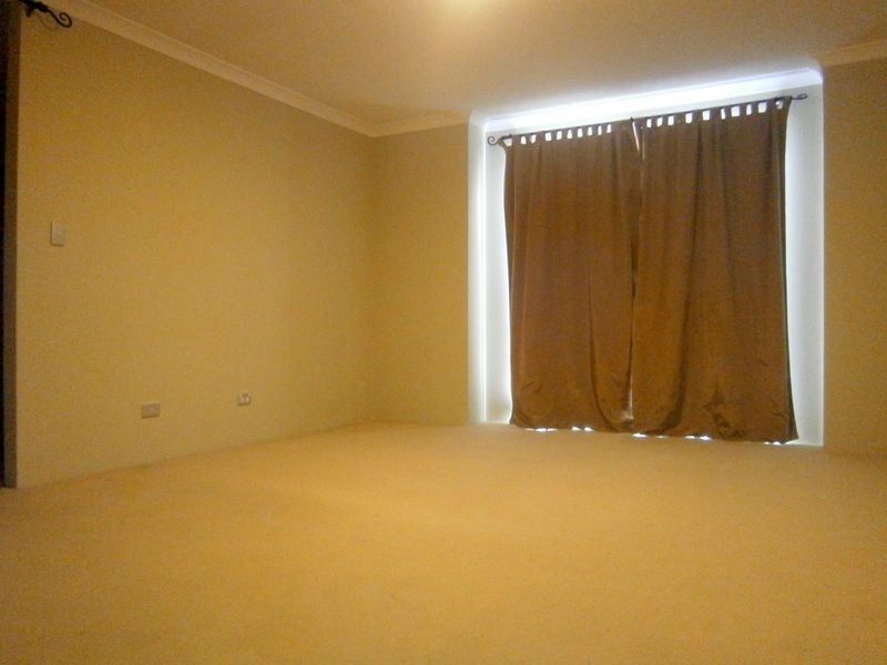 67 colchester Avenue, Orelia WA 6167