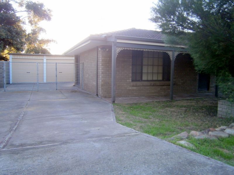 14 Newstead Crescent, Parmelia WA 6167