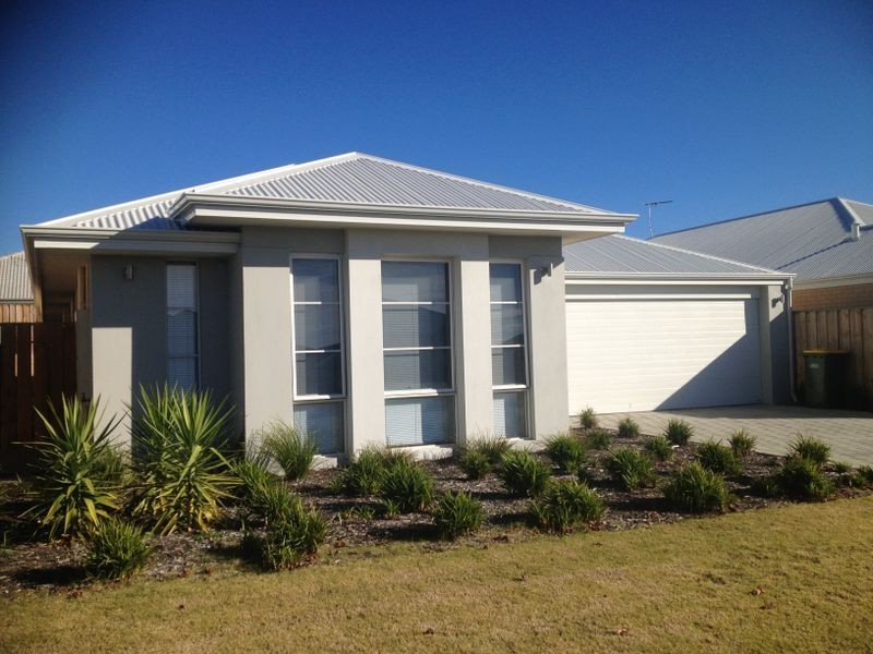 16 Moonstone Parkway, Wellard WA 6170